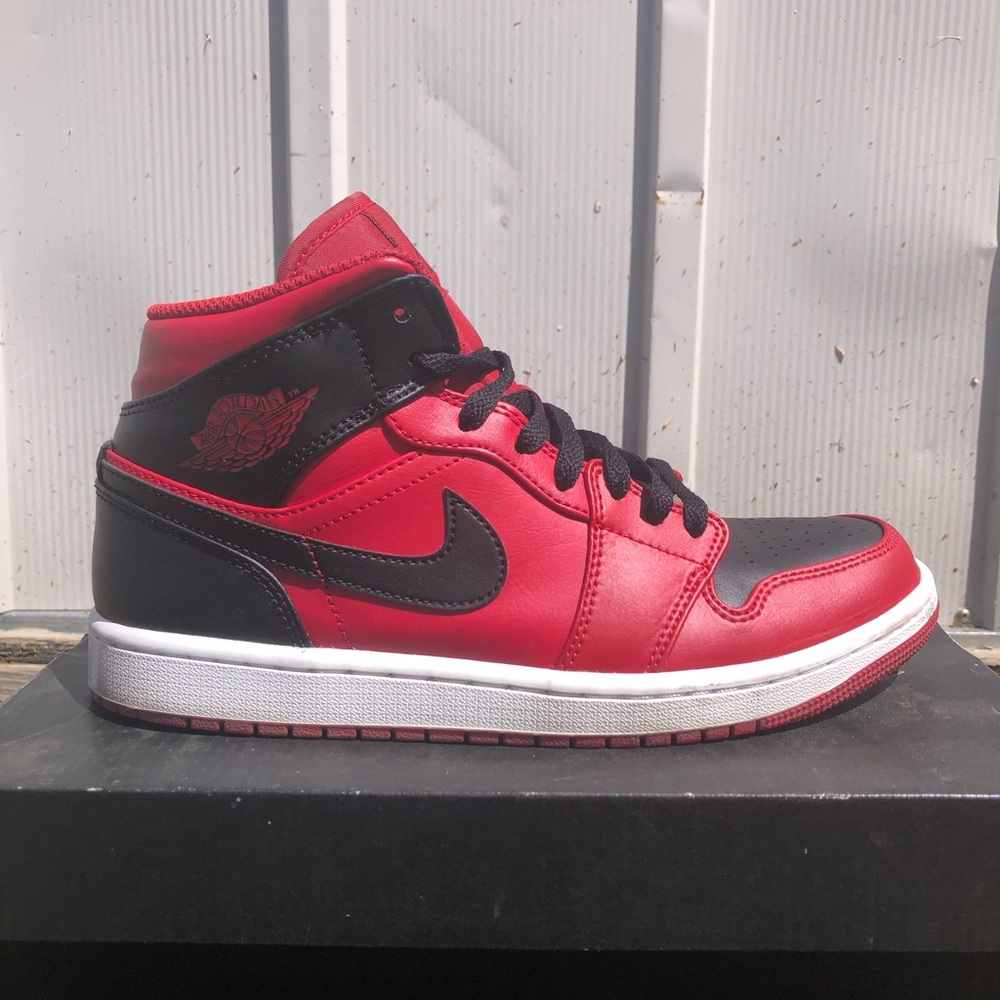 Size 8 - Jordan 1 Mid Reverse Bred